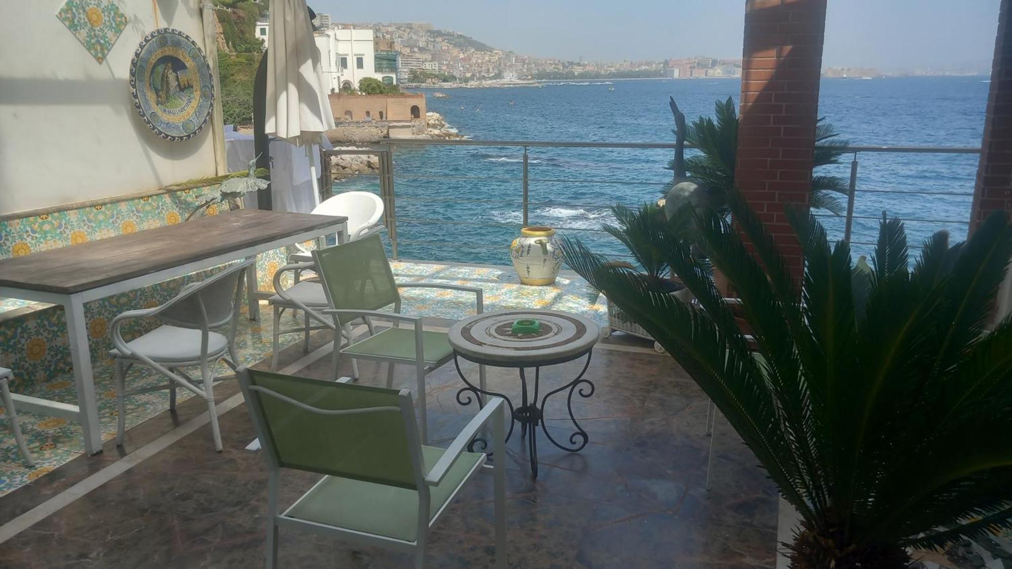 Апартаменты La Casa Sul Mare Неаполь Экстерьер фото